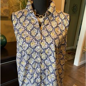 Sleeveless women’s Charter Club blouse.  Petite sz 14.  Black and yellow. EUC.